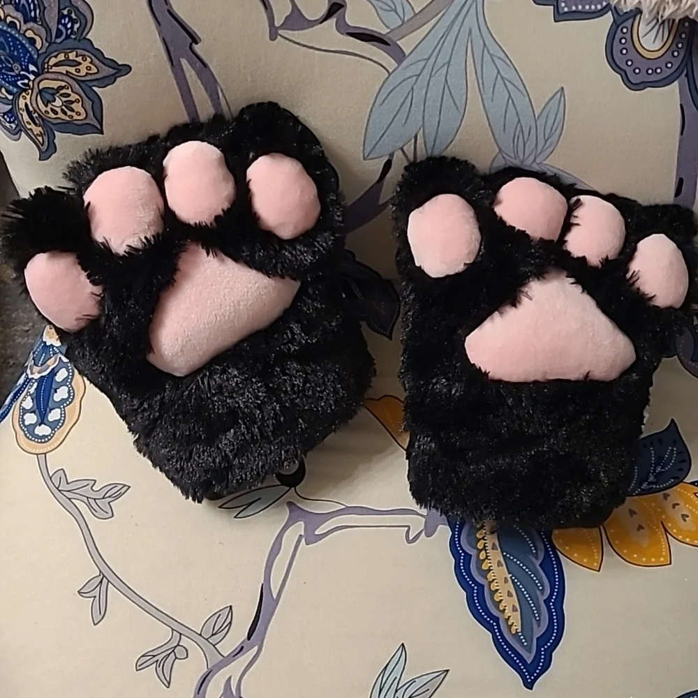 FURRY PAWS New